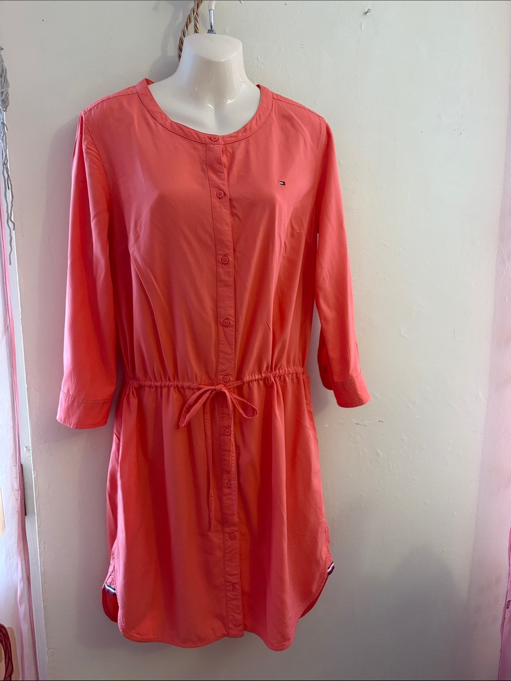Tommy Hilfiger Coral Button-Front Drawstring Shirt Dress. Viscose